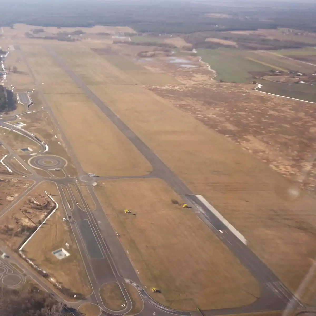 Lotnisko Bednary-Poznań, lądowisko